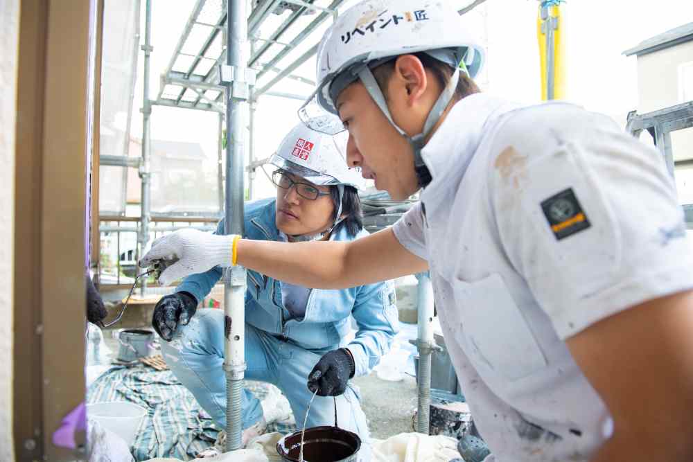 太陽熱を跳ね返す！遮熱塗装が工場・倉庫の暑さ対策に選ばれる理由